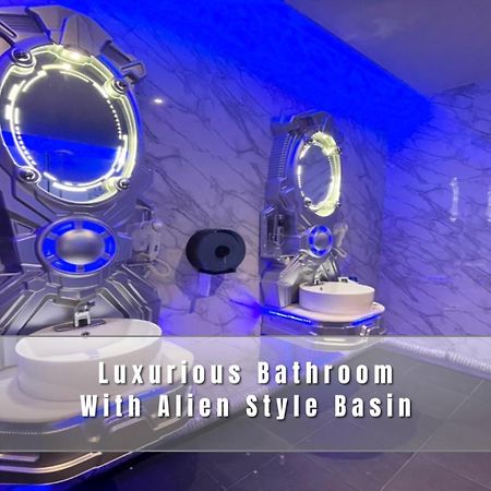 Pera Space Capsule Hotel Пхукет Экстерьер фото