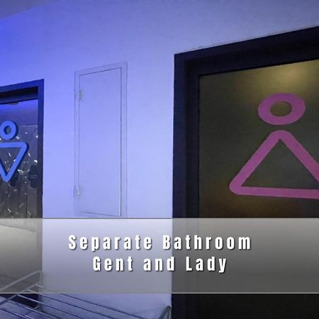 Pera Space Capsule Hotel Пхукет Экстерьер фото